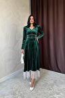 leyla sanat sanata yeni bir bakış açısı Zümrüt İnci Aksesuarlı Kadife Elbise