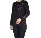 KADIN ÖNÜ VE KOLLARI İŞLEMELİ VE TAŞLI BLUZ