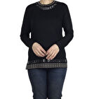 KADIN YAKASI VE ETEK İŞLEMELİ TAŞLI LİKRALI YAZLIK BLUZ