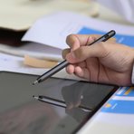 Bix SP02W Universal Android ve iPad Tablet Uyumlu Dokunmatik Bluetooth Stylus Yazı ve Çizim Kalemi Siyah
