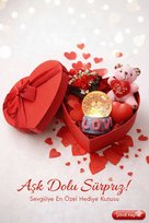 Sevgiliye Romantik Hediye Kutusu Işıklı Kalp ve Kar Küresi Peluş Ayıcık ve Gül Buketi Hediye Seti 01