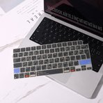 MacBook Air 15.3 İnç M2 M3 M4 M5 A2941 A3114 A3241 A3448 Uyumlu Türkçe Q Kısayollu Klavye Koruyucu