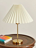 EvLight Liora Metal Gold Ayaklı Pileli Krem Kumaş Komidin Başı Abajur