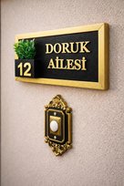 Kişiye Özel Ahşap Kapı İsimliği Çiçekli – 10x20 cm MDF Dekoratif Kapı Tabelası