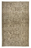 193x305 cm 1960lı Yıllarda Yapılmış Eski Çiçek Desenli El Dokuma Uşak Halısı, Yaşlı El Düğümlü Halı