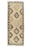 150x375 cm 20.Yüzyıldan Yapılmış Eski El Yapımı Anadolu Uşak Yolluk Halı. El Düğümlü Yün Halı