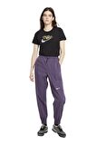 Nike Sportswear Floral Swoosh Short-Sleeve Kadın Tişört - Siyah