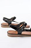 205-090 Siyah Hakiki Deri Tokalı Kadın Sandalet  