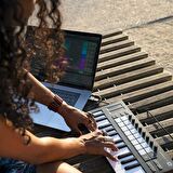 Launchkey Mini MK3 Midi Klavye