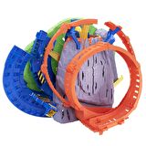 Monster Trucks Volkanik Alanda Macera Oyun Seti GYL14