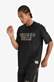 DeFactoFit NBA Chicago Bulls Oversize Geniş Kalıp Bisiklet Yaka Sırt Baskılı Kısa Kollu Tişört E0361AX25SPBK81
