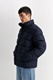 DeFacto Su İtici Rüzgar Geçirmez Şişme Mont Slim Fit Dar Kesim Dik Yaka Fermuarlı Cepli D1415AX24WNNV64
