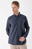 Koyu Lacivert Uzun Kollu Gabardin Sert Yaka Cepli Casual Comfort Fit Rahat Kesim Gömlek 1004235108