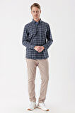 Uzun Kollu Ekoseli Gabardin Sert Yaka Cepli Garnili Casual Comfort Fit Gömlek 1004235109 Koyu Lacivert
