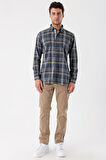 Uzun Kollu Ekoseli Gabardin Sert Yaka Cepli Garnili Casual Comfort Fit Gömlek 1004235110 Koyu Lacivert