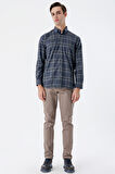 Uzun Kollu Ekoseli Gabardin Sert Yaka Cepli Garnili Casual Comfort Fit Gömlek 1004235111 Koyu Lacivert
