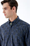 Uzun Kollu Ekoseli Düğmeli Yaka Cepli Garnili Pamuklu Klasik Comfort Fit Gömlek 1004235142 Koyu Lacivert