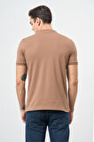 Sütlü Kahverengi Kısa Kol Kendinden Desenli Jakarlı Polo Yaka Casual Comfort Fit Tişört 1011240189