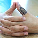 Siyah Zirkon Taşlı Mıhlamalı Arapça "Allah" Yazılı 925 Ayar Gümüş Erkek Okçu (Zihgir) Yüzüğü