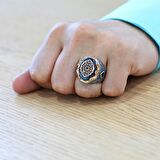 Turkuaz Kehribar Üzeri Anadolu Motifli Yanları Gravür İşlemeli 925 Ayar Gümüş Erkek Yüzük