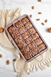 Karbon Çelik 18 Kişilik Kendinden Bölmeli Brownie Kek Ekmek Kalıbı cin796pm