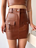 Önden iki cepli deri etek kahve h240040