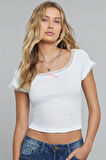 Kadın Beyaz Göğsü ve Kolları Dantelli Fiyonklu Kısa Kol Crop Top Bluz