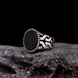 ONİX TAŞLI DESEN MOTİFLİ 925 AYAR GÜMÜŞ ERKEK YÜZÜK