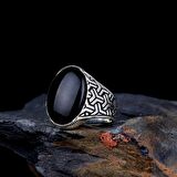 925 AYAR GÜMÜŞ ONİX TAŞLI KARTAL MOTİFLİ ERKEK YÜZÜK