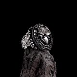 925 AYAR GÜMÜŞ KARTAL MOTİFLİ MİKRO TAŞLI ERKEK YÜZÜK TK7411461