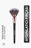 Flormar Yelpaze Uçlu Düz Aydınlatıcı Fırçası - Fan Brush - 011 - 8690604597765