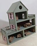 boyalı ahşap barbie evi