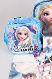 DEKOMUS LİSANSLI ELSA FROZEN TEK BÖLMELİ KÜÇÜK BOY 32 CM ANAOKUL VE BESLENME ÇANTASI,MATARA,BESLENME KABI İLE FULL OKUL/KIRTASİYE SETİ