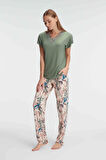 Kadın Kısa Kol V Yaka Viskon Çiçek Desenli Yazlık Örme Dantel Detaylı Pijama Takımı