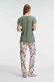 Kadın Kısa Kol V Yaka Viskon Çiçek Desenli Yazlık Örme Dantel Detaylı Pijama Takımı