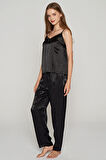 Kadın Siyah İnce Askılı Dantel İşlemeli Saten Pijama Takımı