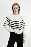 DeFacto Coool Oversize Geniş Kalıp Bisiklet Yaka Çizgili Kalın Sweatshirt C8193AX24WNWT32