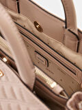Guess Giully Kapitoneli Kadın Omuz Çantası HWQG8748090