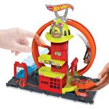 Hot Wheels Çember Pistli Iftaiye Istasyonu HKX41 Lisanslı Ürün