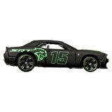 Hot Wheels Neon Yarışçılar HLH72 - 15 DODGE CHALLENGER SRT HELLCAT HRW80