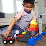 Hot Wheels Monster Trucks Muhteşem Çarpışma Arenası HNB96 Lisanslı Ürün