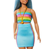 Barbie Büyeleyici Parti Bebekleri Fashionistas oyuncak No. 218, Uzun Mavi Saçlı, Gökkuşağı Üst ve Turkuaz Etek