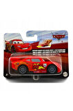 Mattel Cars Çek-Bırak Araba LIGHTNING McQUEEN WITH RACING WHEELS HGL51-HWY41