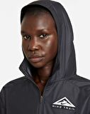 Nike Shield Arazi Tipi Kadın Koşu Ceketi