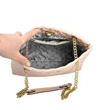 SİA ÇANTA GOLD ZİNCİR ASKILI KAPİTONE BASKILI İÇ  AYRI CEPLİ ŞIK VE GESTERİŞLİ BAYAN OMUZ ÇANTASI