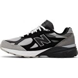 New Balance 990v3
MiUSA DTLR GR3YSCALE