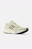 New Balance MARISTC4 Krem Erkek Yürüyüş Koşu Spor Ayakkabısı
