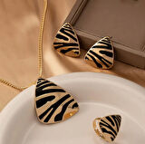 Gold Siyah Detaylı Üçgen Kesim Zebra Desenli Kolye Küpe Yüzük Set Şık Kadın Takı Seti