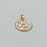 Beyaz Mineli Şans Sembollü Kolye Ucu – Xuping Rose , Kararmaz, 3 mm Halka (2,3 x 1,7 cm)