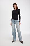 DeFacto Siyah Slim Fit Dar Kesim Bisiklet Yaka Basic Düz Uzun Kollu Tişört D3756AX24WNBK81